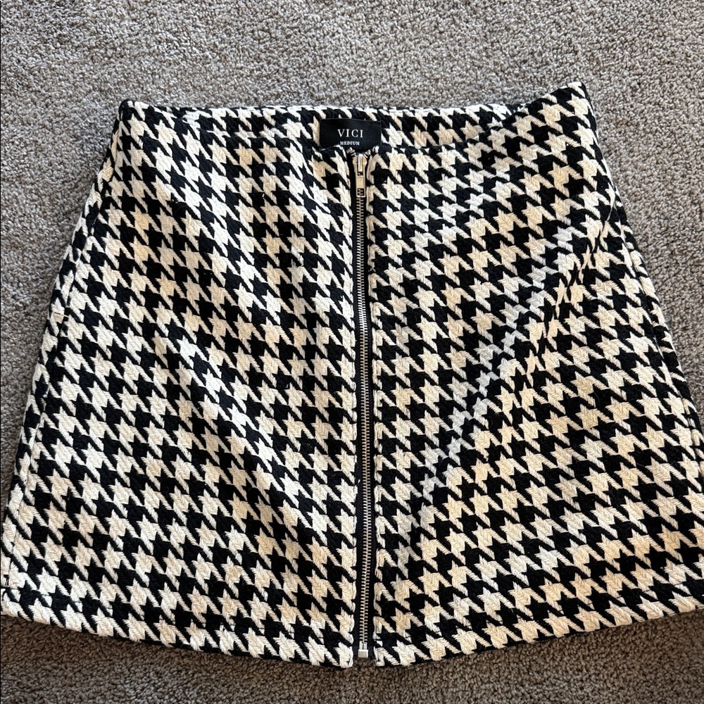 Vici Monochrome Houndstooth Mini Skirt